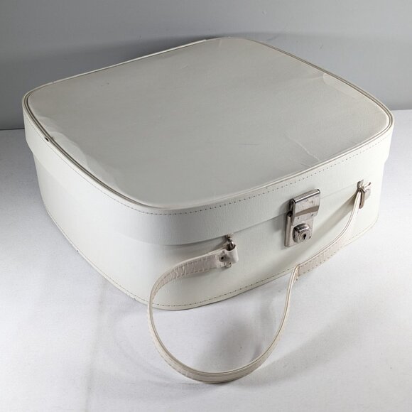 Vintage ladies luggage white board suitcase, vanity case, accessory hatbox - Picture 9 of 14